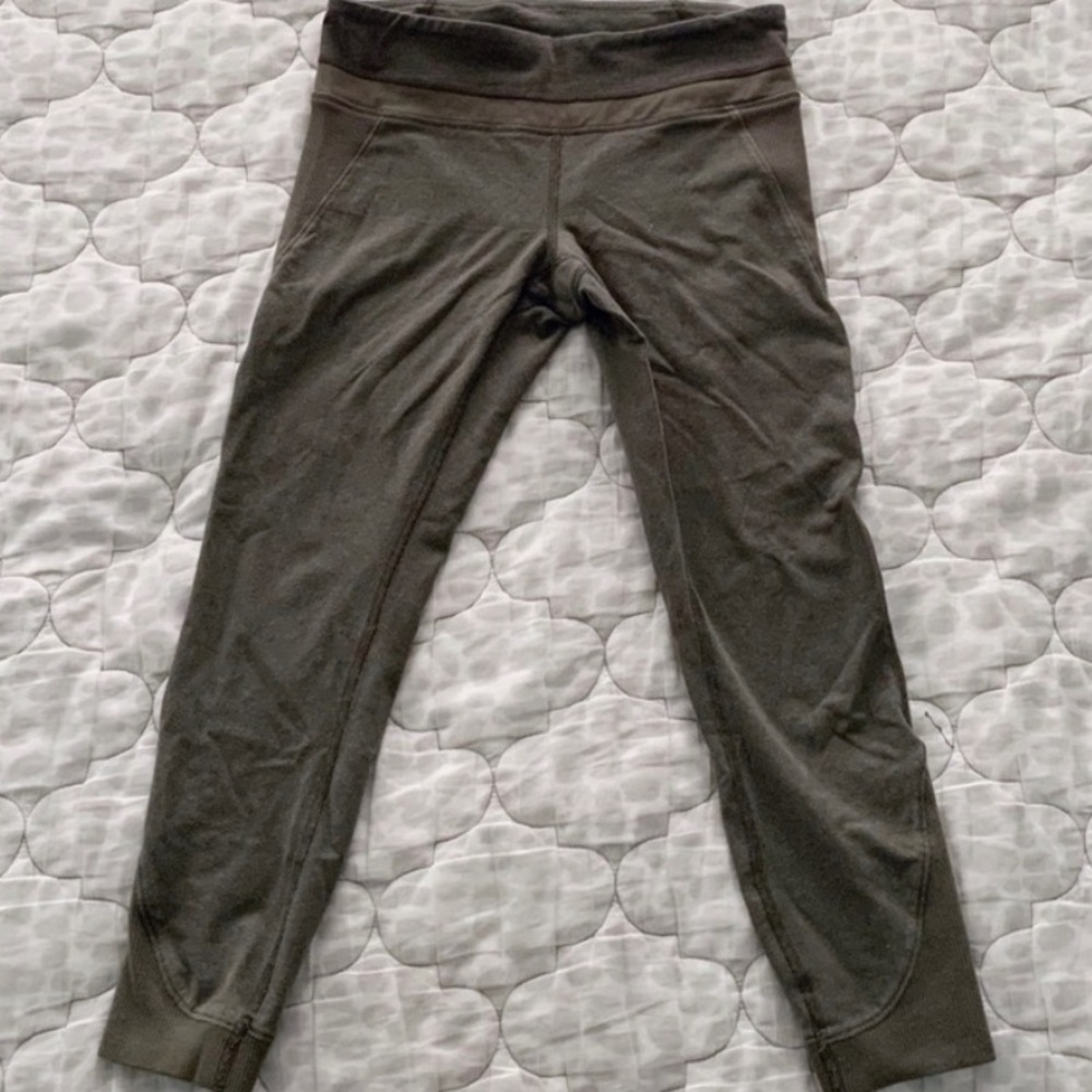 Lululemon olive green crop